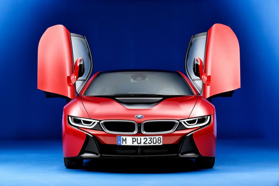  BMW i8 Protonic Red Edition (I12) 2016 года  (фото 12 из 20)